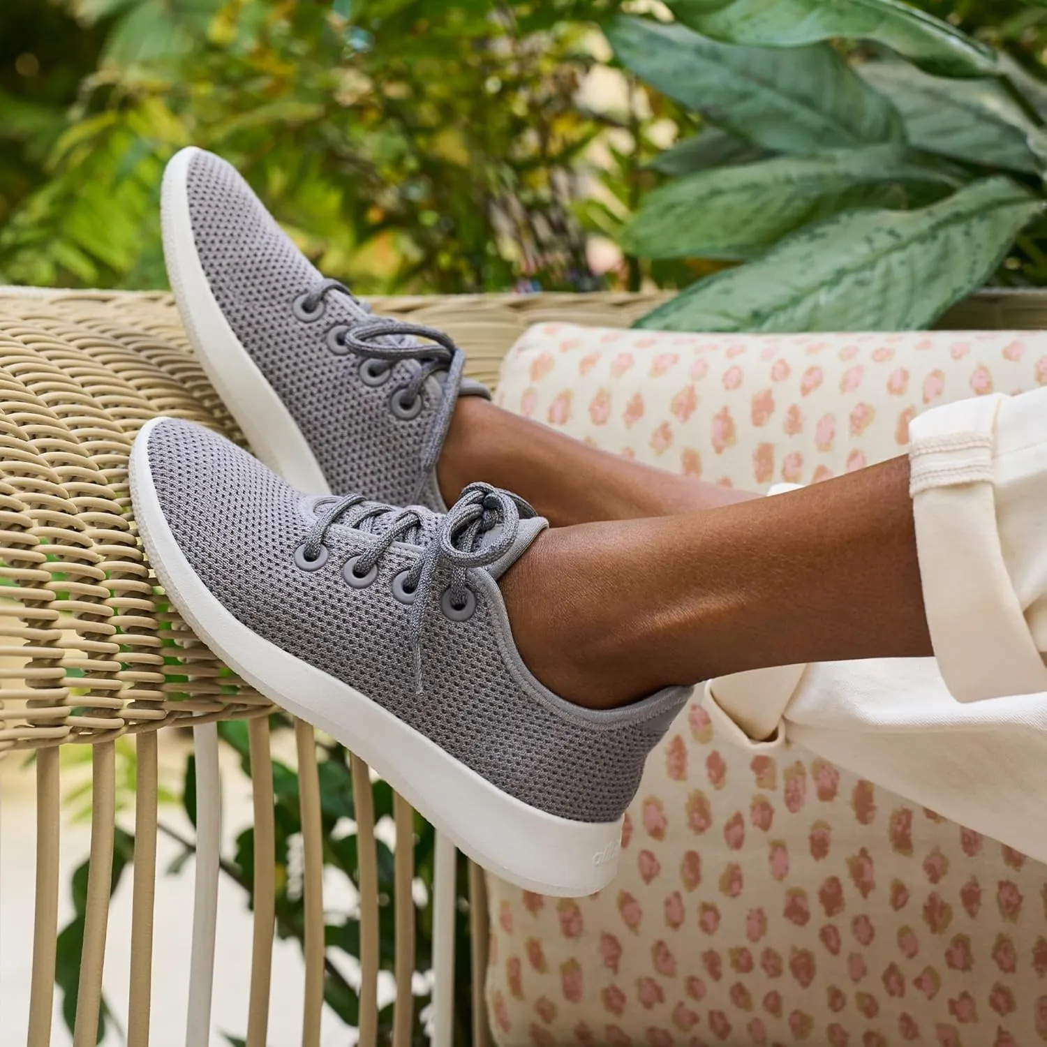Allbirds Womens Tree Runners Everyday Sneakers, Machine Washable Shoe Made with Natural Materials