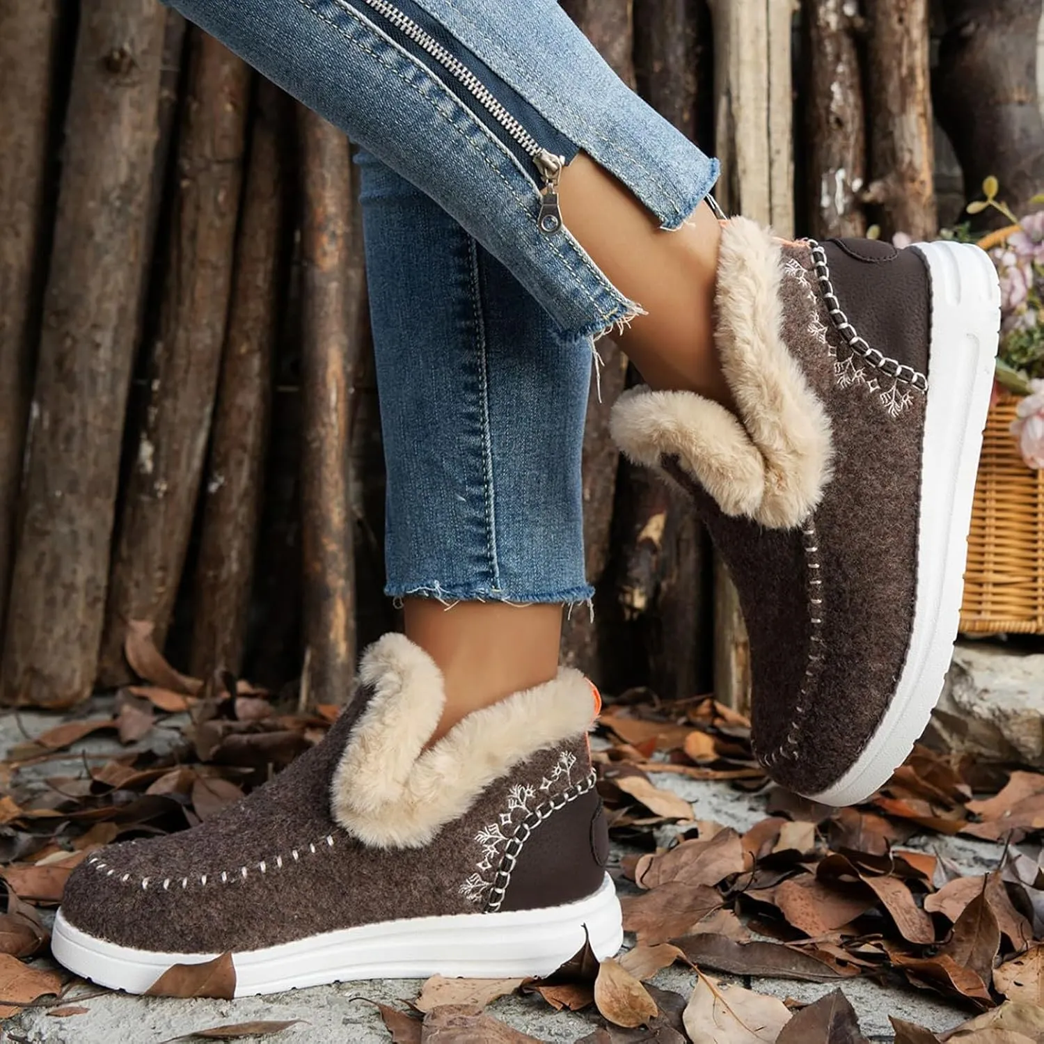 Snow Shoes For Men Non-Slip aterproof Fu Lined Ankle Booties Winter Walking Shoes For Men Slip On Shoes