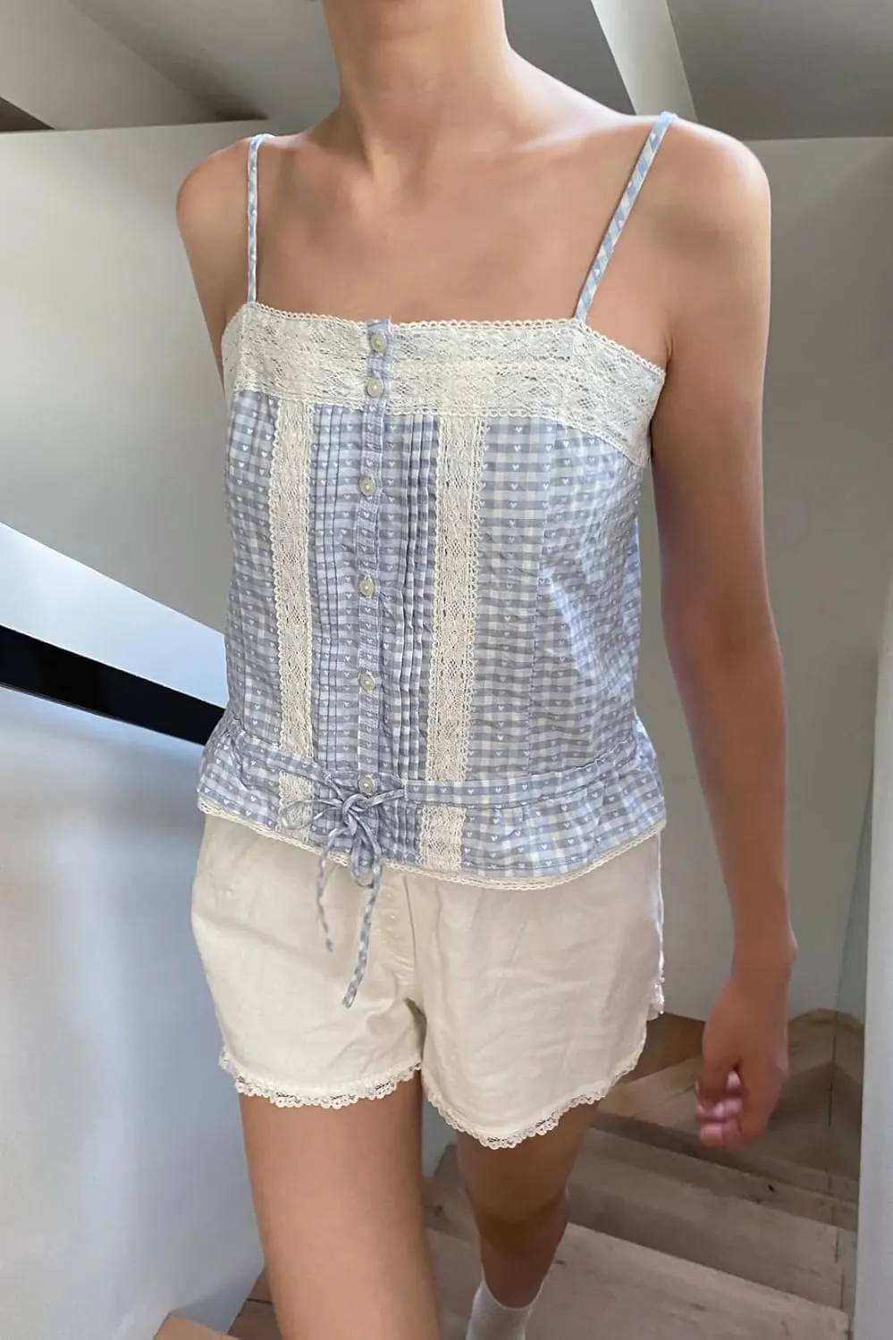 Womens Y2k Lace Trim Tank Top Boho Tie Front Camisole Sleeveless Slim Fitted Cami Going Out Shirts